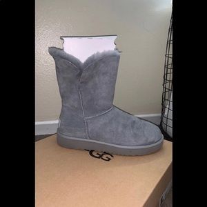 grey ugg boots